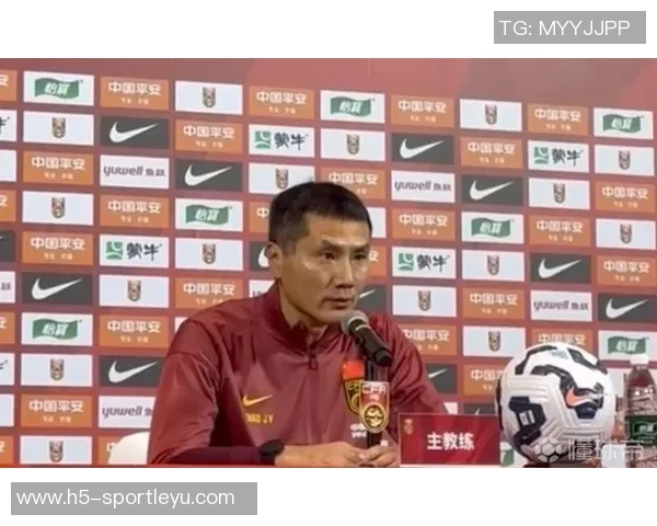 邵佳一发布会记者人数仅五十人左右两度口误将伊万称为杜伊引发关注